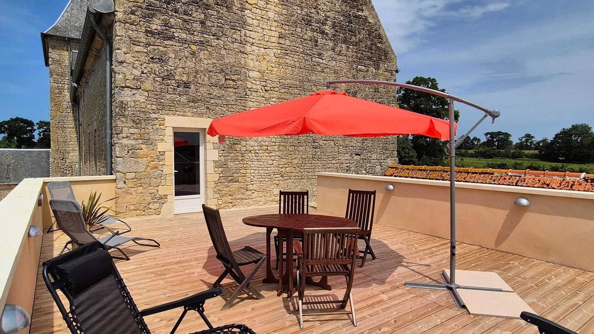 Saint-Pierre-du-Mont House | Homerez - House in Saint-Pierre-du-Mont