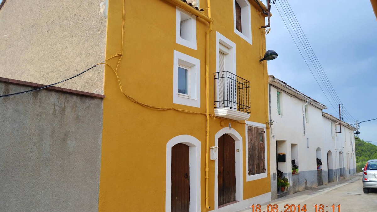 Mediona House | Homerez - House for 6 ppl. with terrace and balcony at Sant Pere Sacarrera