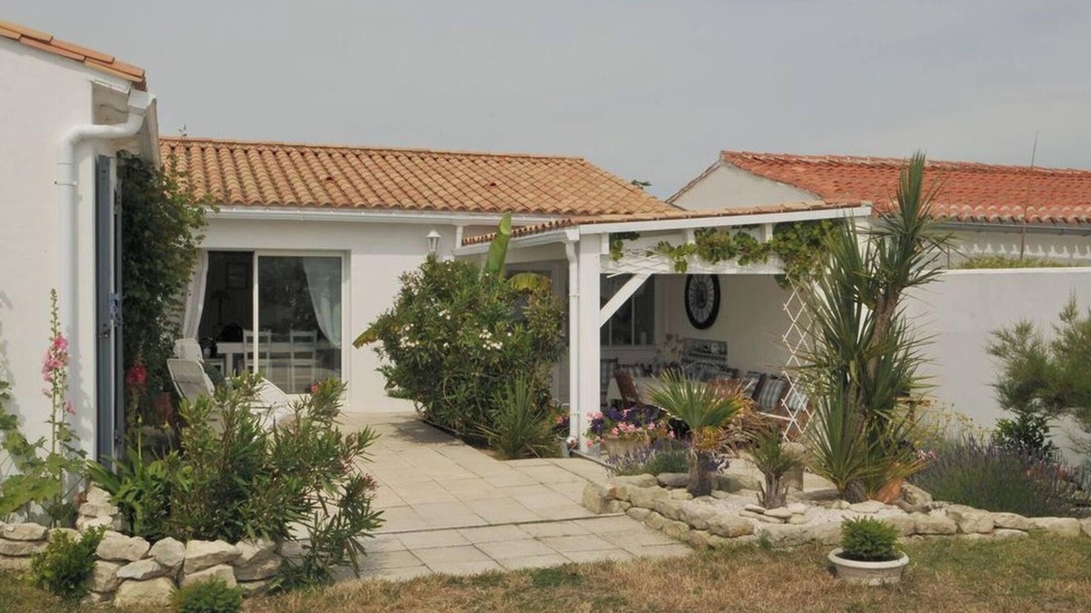 Le Bois-Plage-en-Re House | Homerez - House in Sainte-Marie-de-Ré