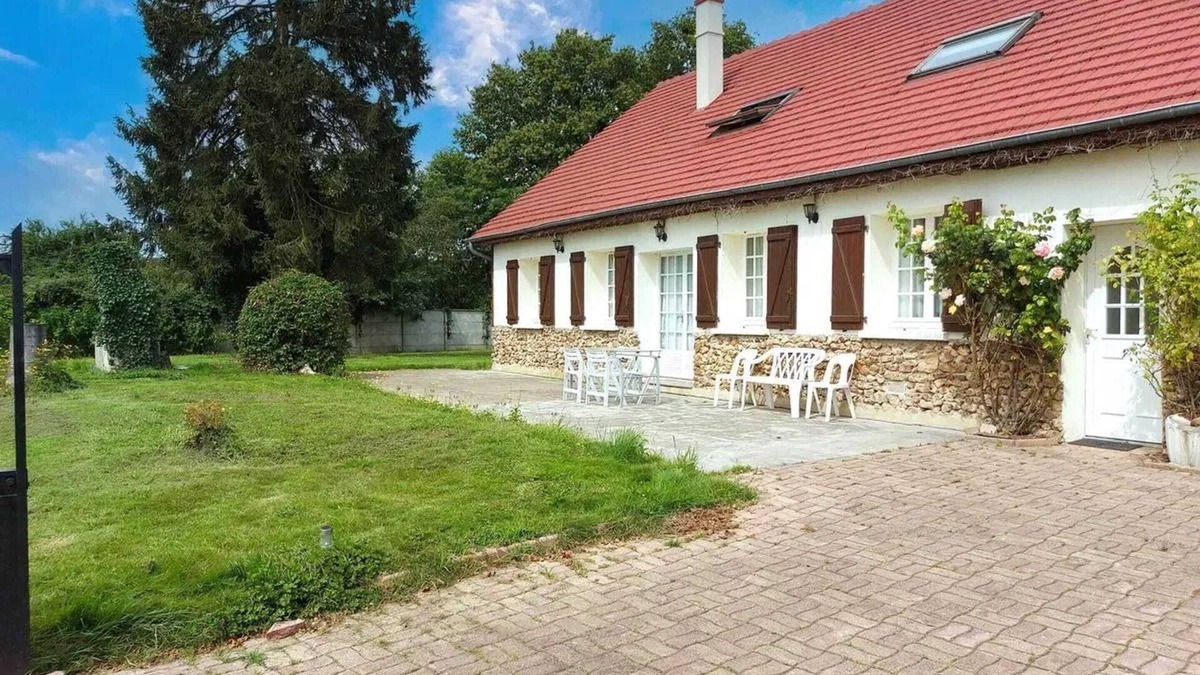 La Bazoche-Gouet House | Homerez - House in La Bazoche-Gouet