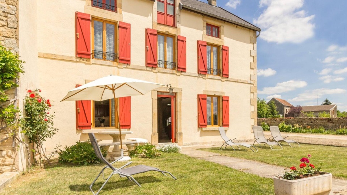 Eringes House | Homerez - House in Éringes, parking included