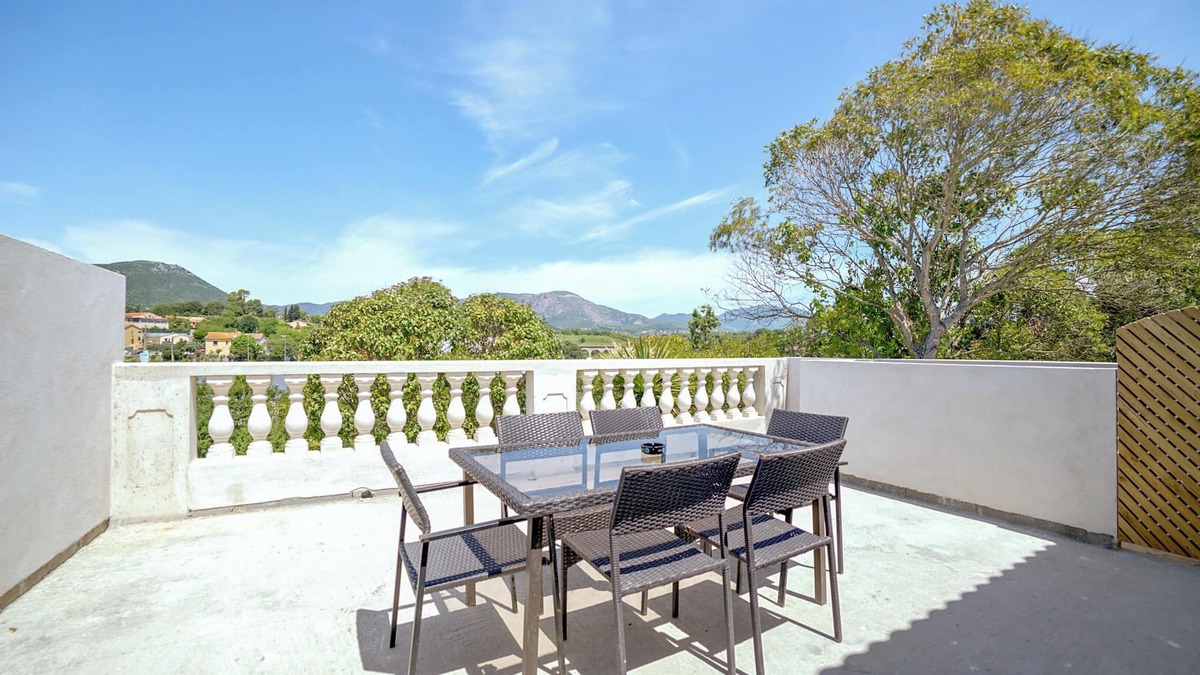 Mezzavia House | Homerez - House in Ajaccio with mountain views