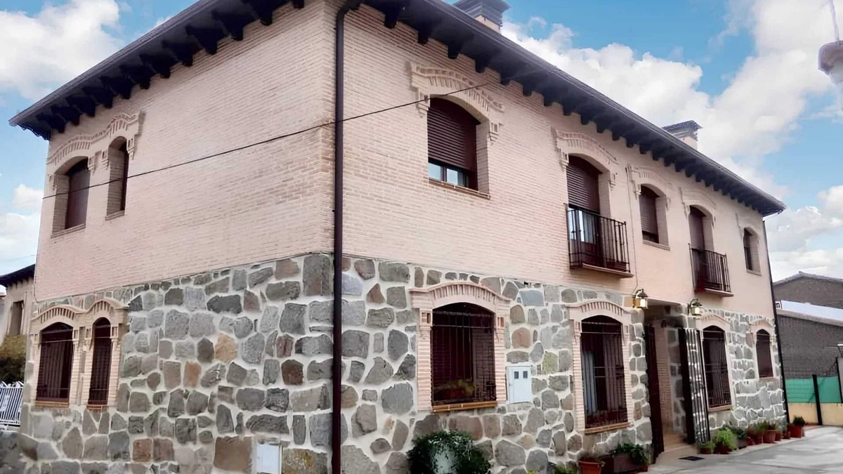 Cenicientos House | Homerez - House in Cenicientos