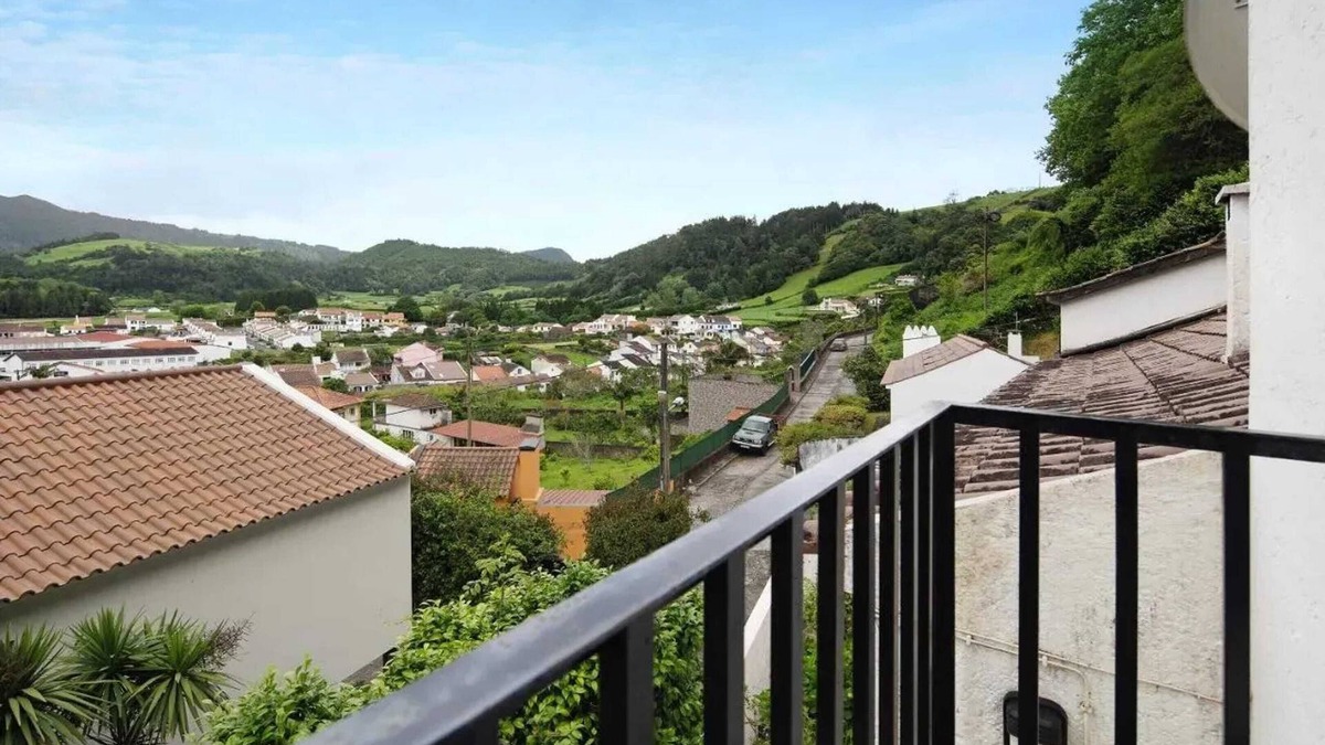 Furnas House | Homerez - House in Furnas with fireplace