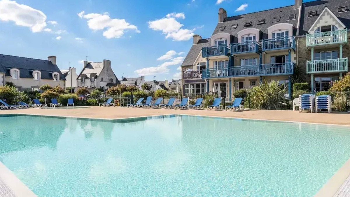 Guilvinec House | Homerez - House in Guilvinec w/pool
