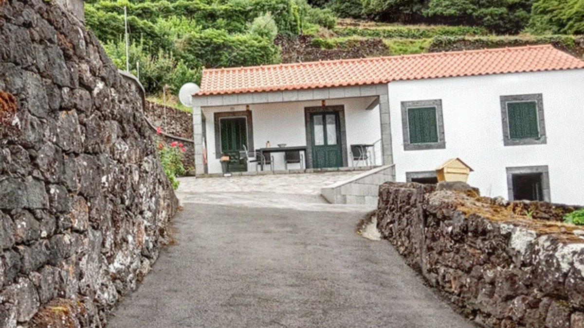 Santo Amaro House | Homerez - House in Santo Amaro, sea view