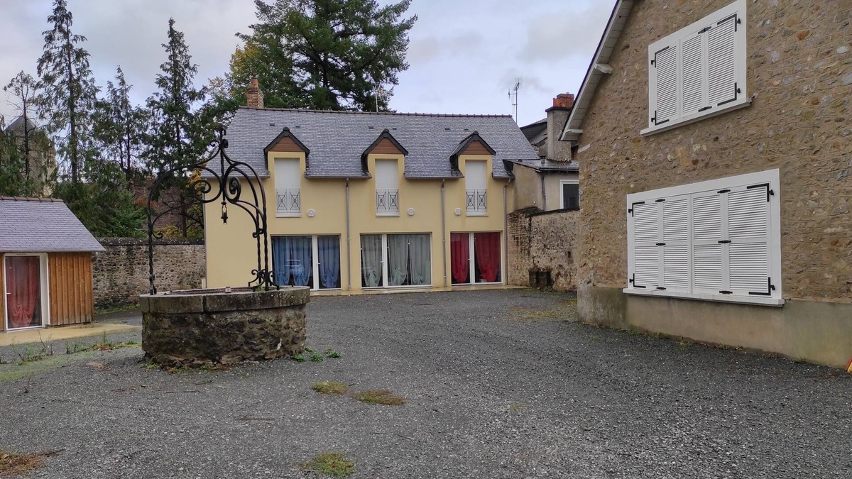 Solesmes House | Homerez - House in Solesmes with terrace