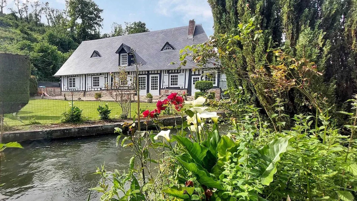 Vittefleur House | Homerez - House in Vittefleur, garden.