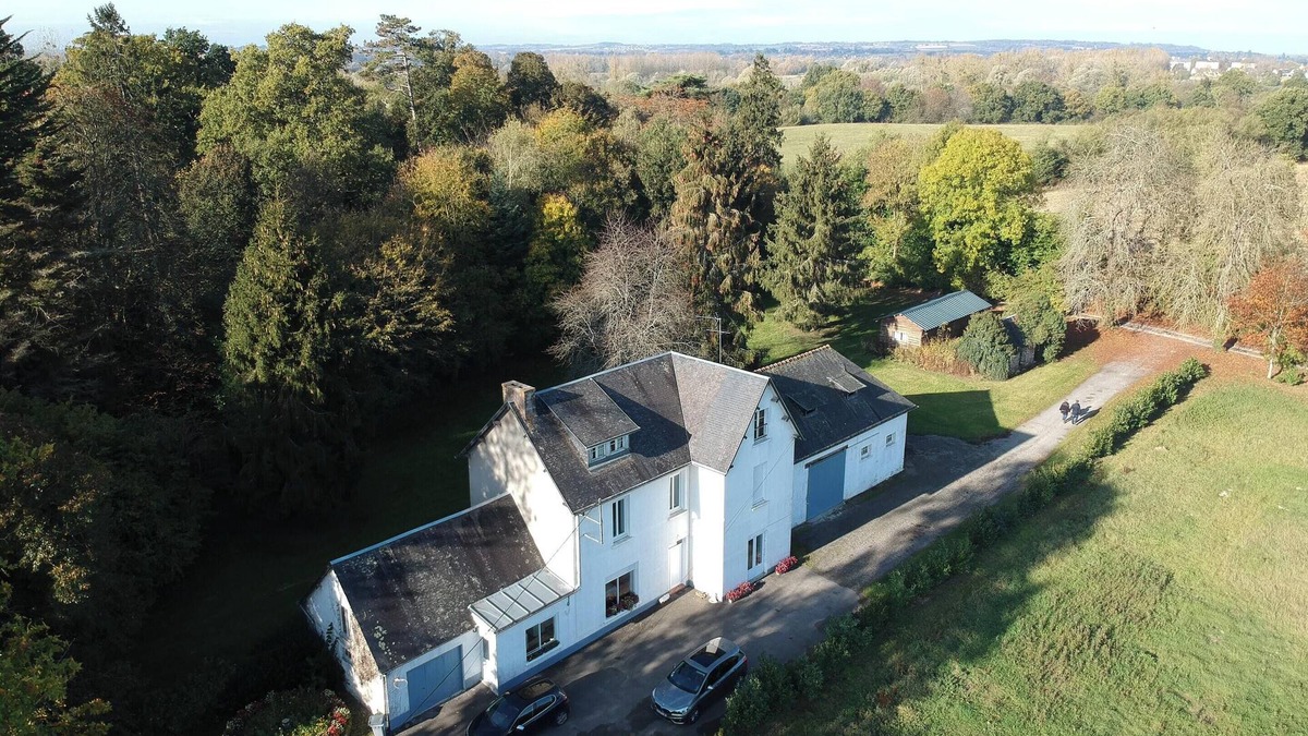 Boucey House | Homerez - House Pontorson, enclosed garden