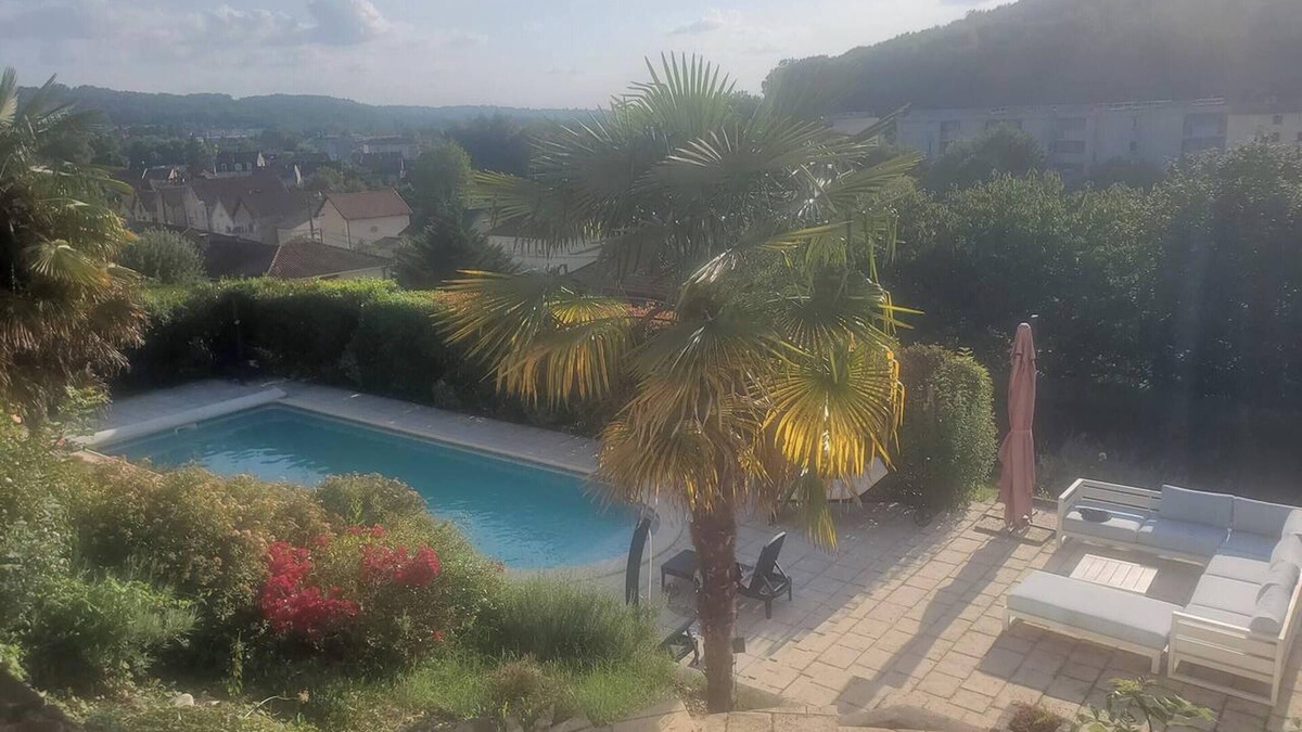 Perigueux Villa | Homerez - Luxurious Villa Périgueux, Private Pool