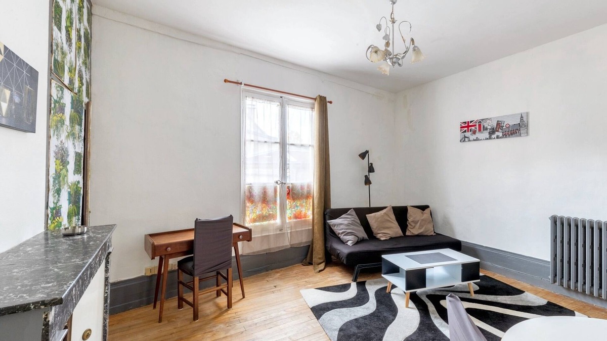 Sens Apartment | Homerez - Modern Apartment in Sens, 45m² + Parking