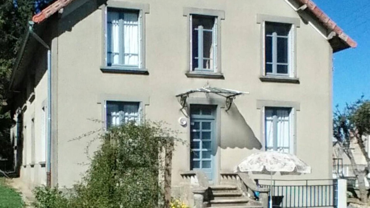 Crocq Apartment | Homerez - Nice appartement for 5 ppl. with garden at Crocq