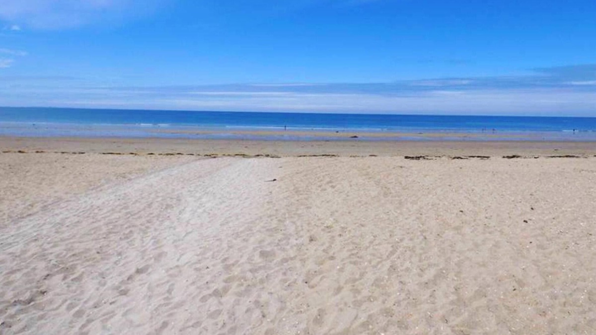 Montmartin-sur-Mer Apartment | Homerez - Nice appartement 2 km away from the beach for 5 ppl. with shared pool