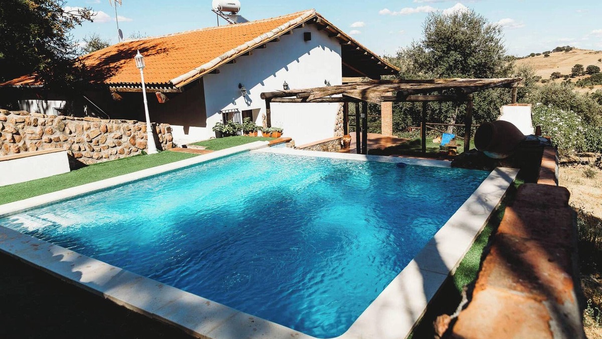 Monesterio Villa | Homerez - Peaceful villa in Monesterio with private pool