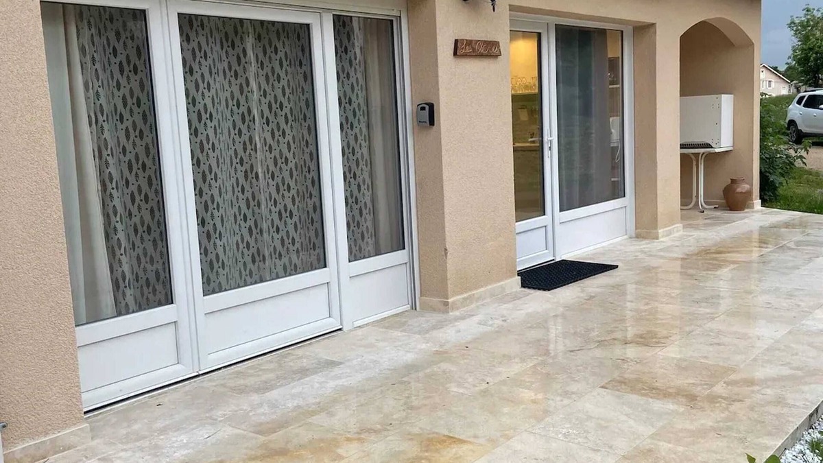 Lapte Apartment | Homerez - Renovated Apartment in Lapte with Terrace 40 m²