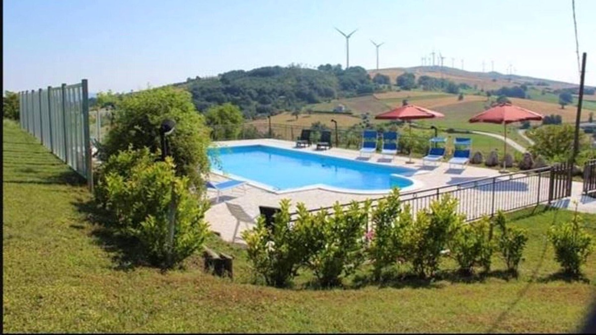 Foiano di Val Fortore Apartment | Homerez - Studio for 3 ppl. with shared pool and garden at Foiano di Val Fortore