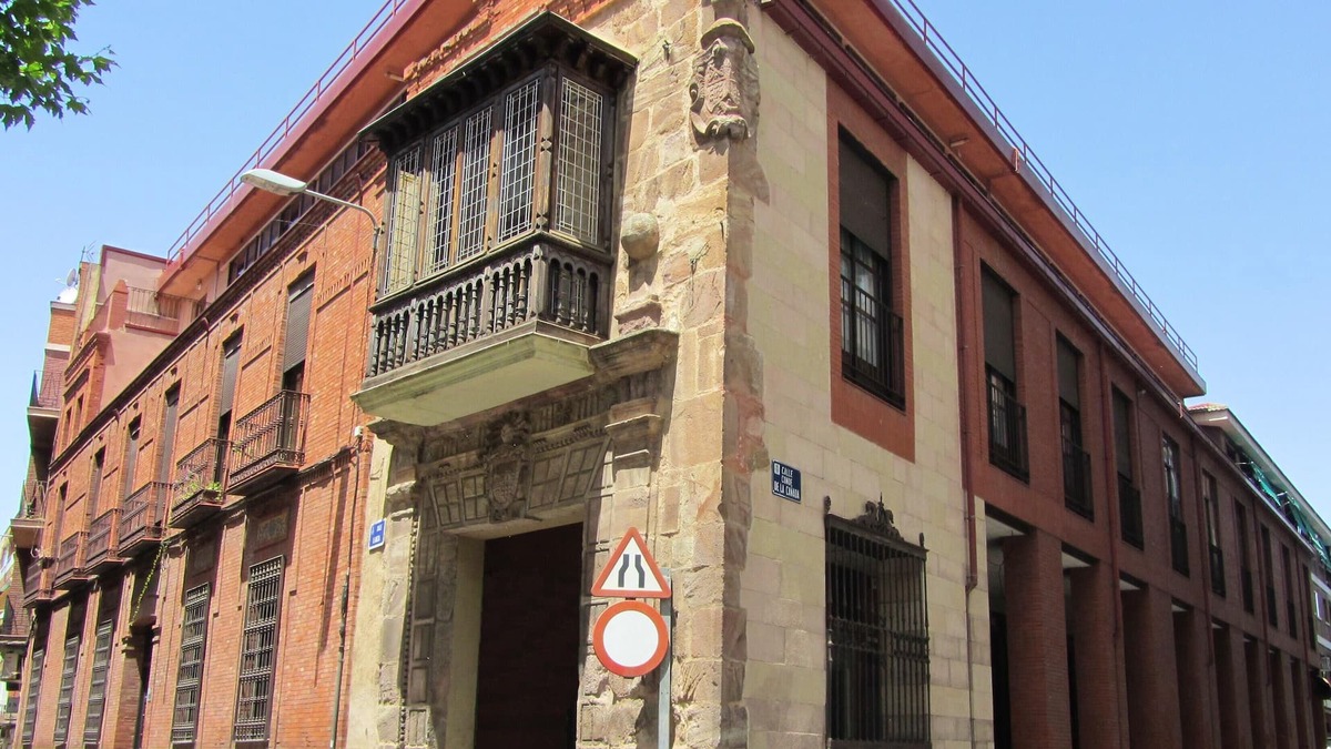 Ciudad Real Apartment | Homerez - Spacious apartement for 4 ppl. with balcony at Ciudad Real