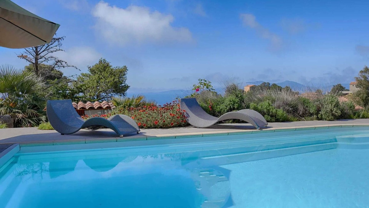 Coti-Chiavari Villa | Homerez - Spacious Villa with Pool in Coti-Chiavari