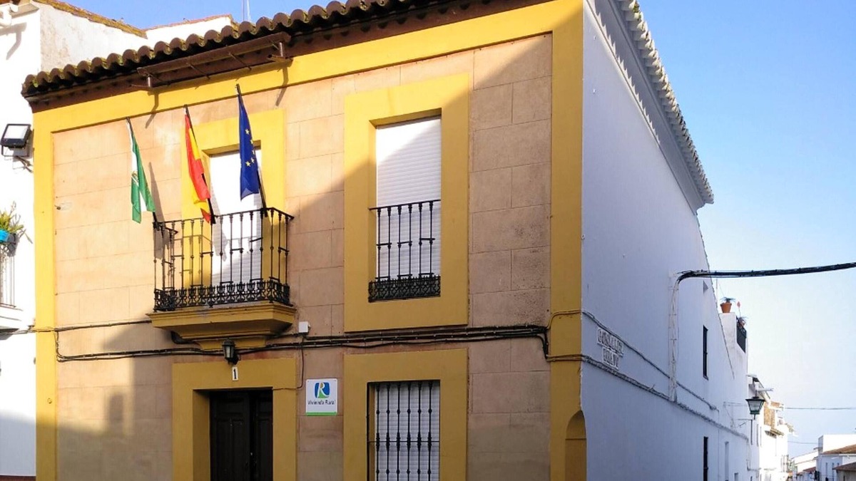 Encinasola House | Homerez - Spacious house for 6 ppl. with terrace and balcony at Encinasola