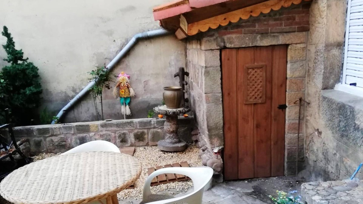 Covaleda House | Homerez - Spacious house for 4 ppl. with garden at Covaleda