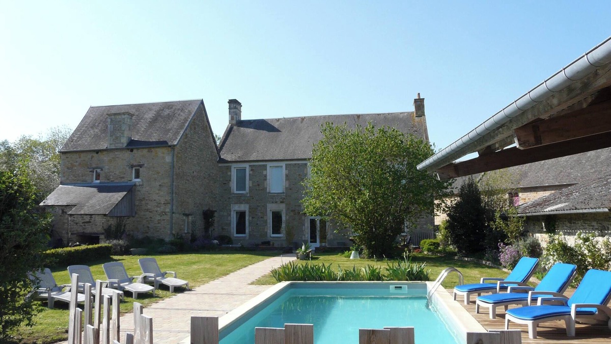 Le Locheur Villa | Homerez - Spacious villa with private pool at Le Locheur