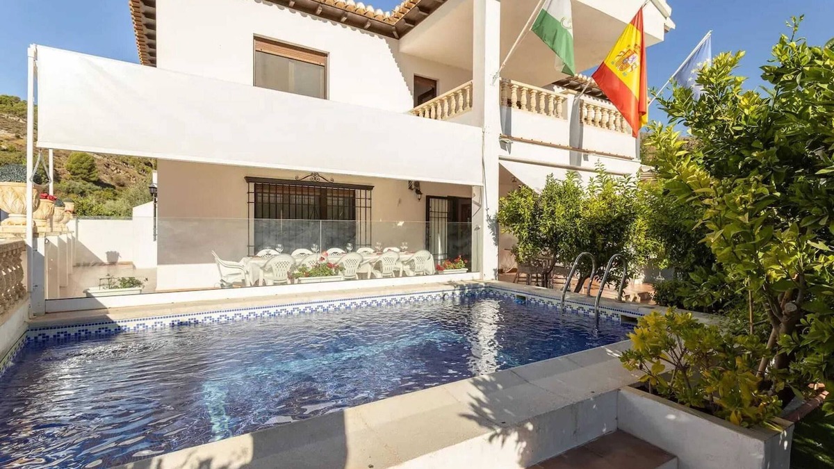 Conchar Villa | Homerez - Spacious Villa in Cónchar with Private Pool and Mountain Views