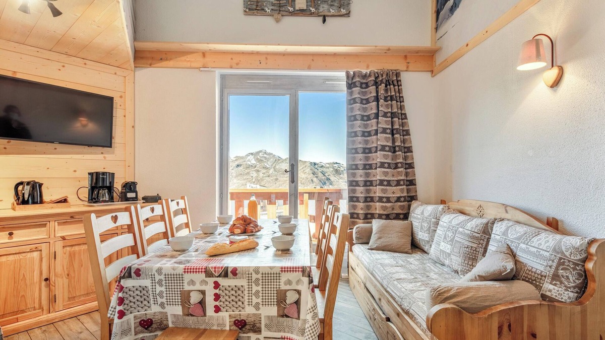 Val-Thorens Apartment | Homerez - Val Thorens Apt - Mountain View