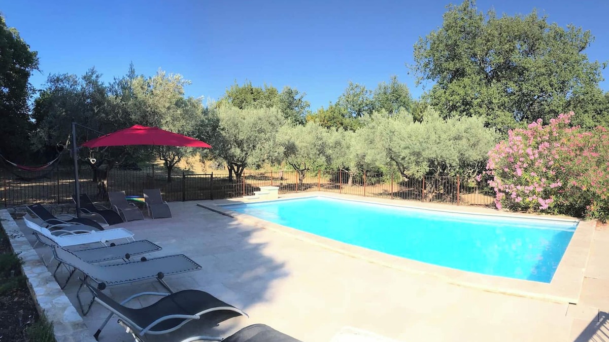 Saint Michel d'Euzet Villa | Homerez - Villa Saint-Michel-d'Euzet