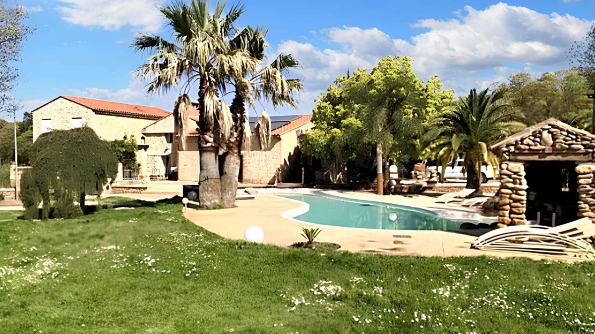 Laroque-des-Alberes Villa | Homerez - Villa in Laroque-des-Albères.