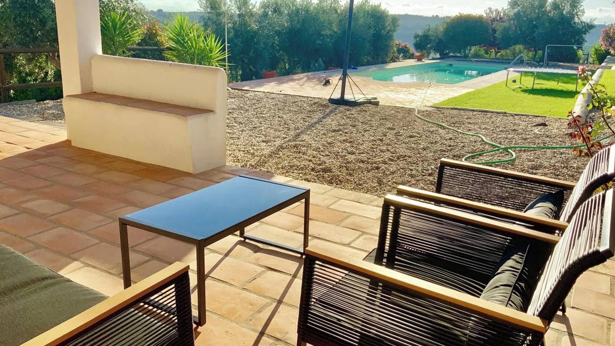 Pedrogao Villa | Homerez - Villa in Casais de São Bras