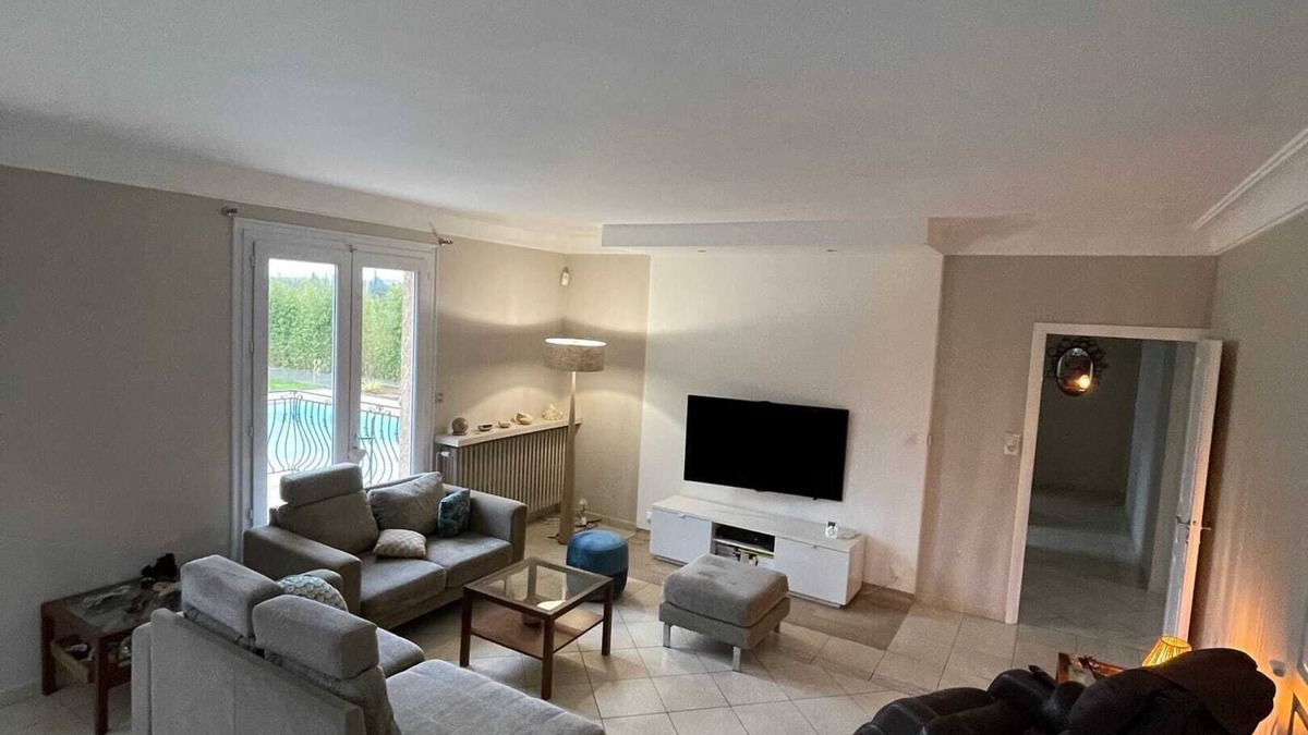 Merville Villa | Homerez - Villa for 4 ppl. with swimming-pool, garden and terrace at Merville