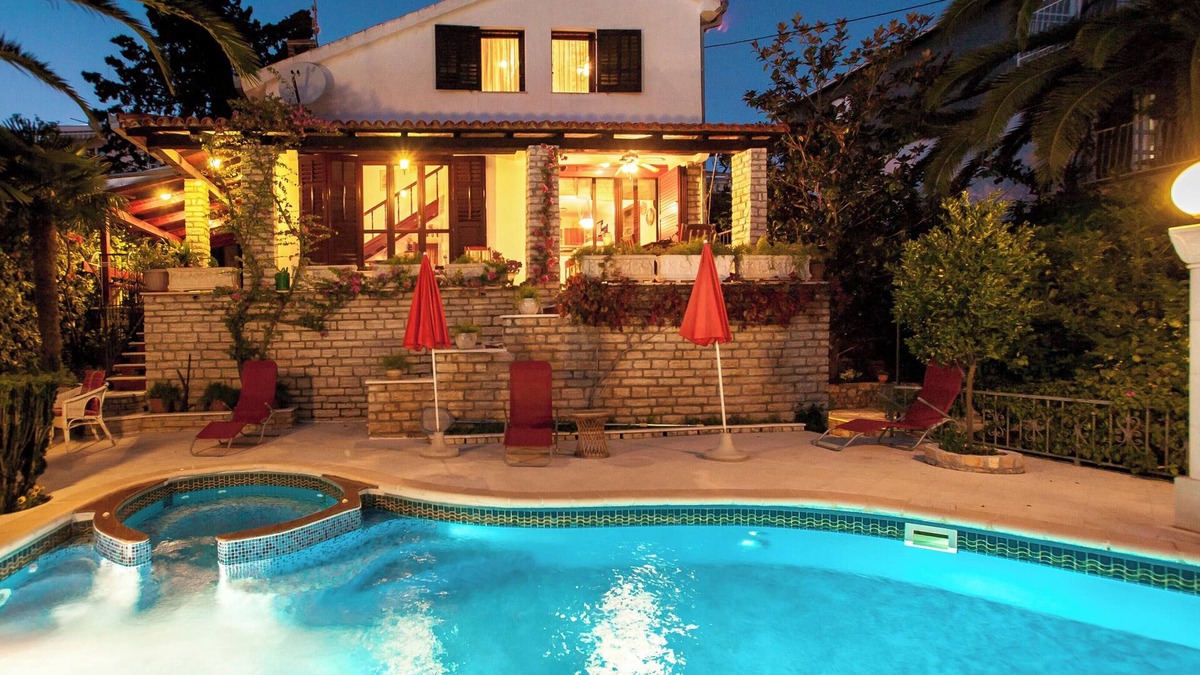 Seget Vranjica Villa | Homerez - Villa in Seget Vranjica