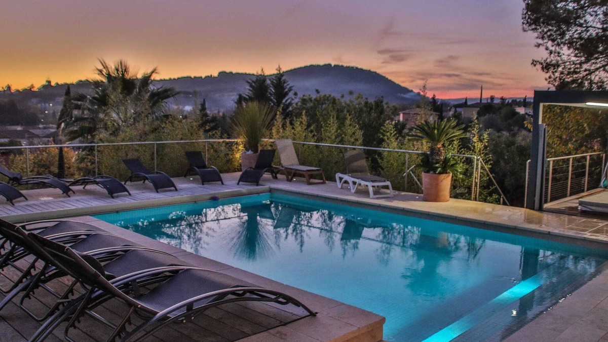 Le Beausset Villa | Homerez - Villa in Le Beausset