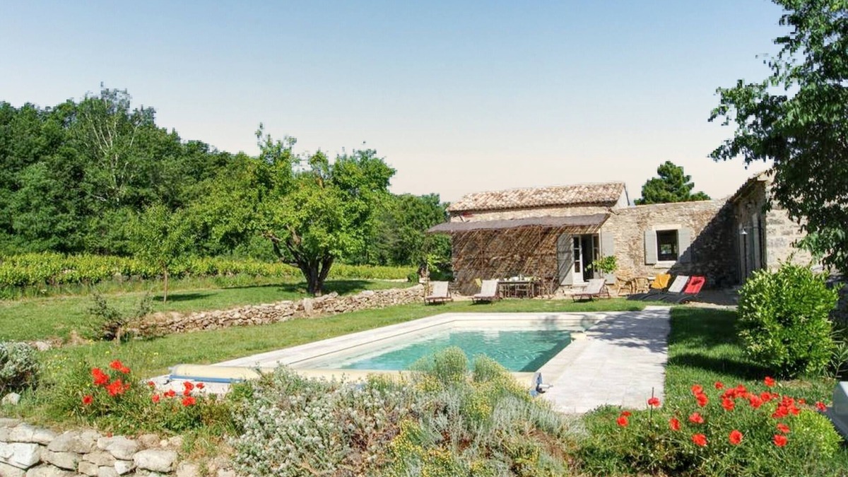 Oppede Villa | Homerez - Villa in Oppède with pool