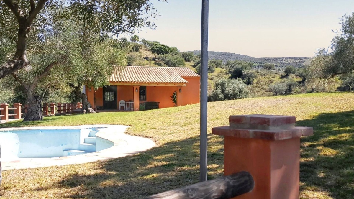 Puerto Serrano Villa | Homerez - Villa Puerto Serrano