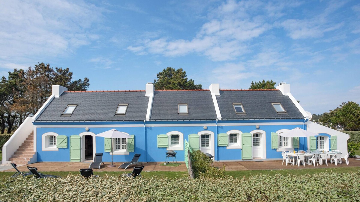 Bangor House | Homerez - Welcoming House in Bangor with Enclosed Garden and Fireplace