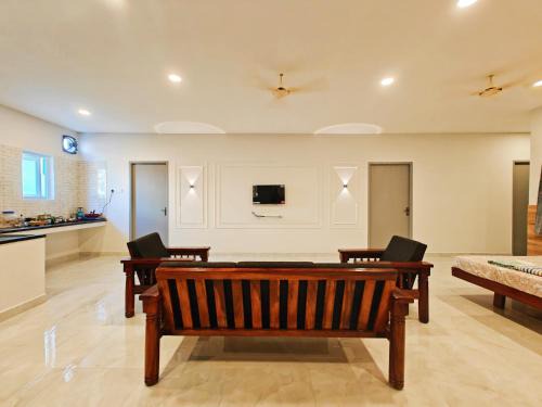 Chromepet Hotel | HOMESTAY NEAR AlRPORT - 3BHK , 1 BHK AND STUDIO