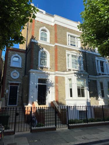 Fulham House | Homestay SW6 Near Central London! A Plus Double Bed and Private Bath