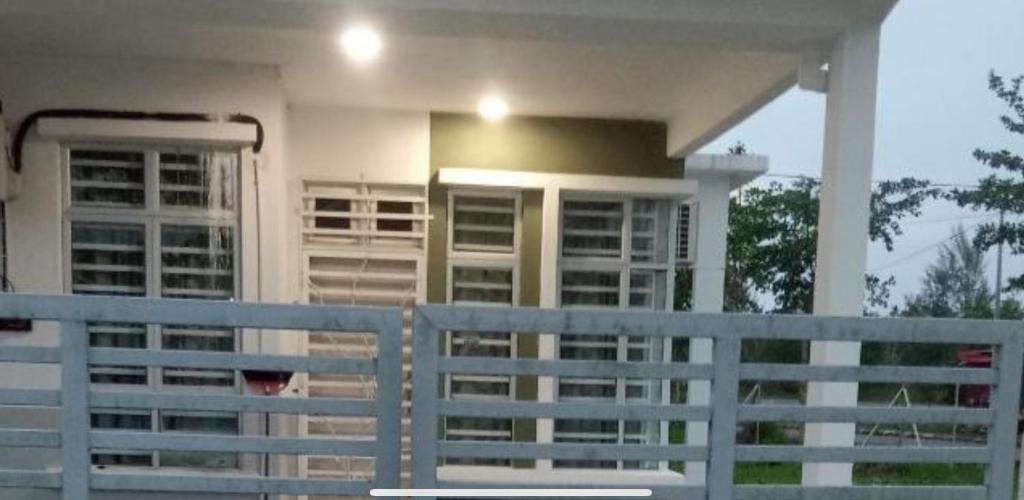 Paka House | Homestay Taman Tiara Paka