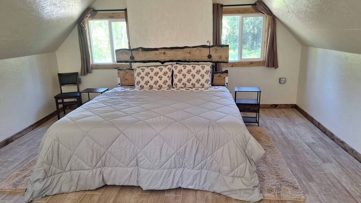 Susitna North House | Homestead cabin East