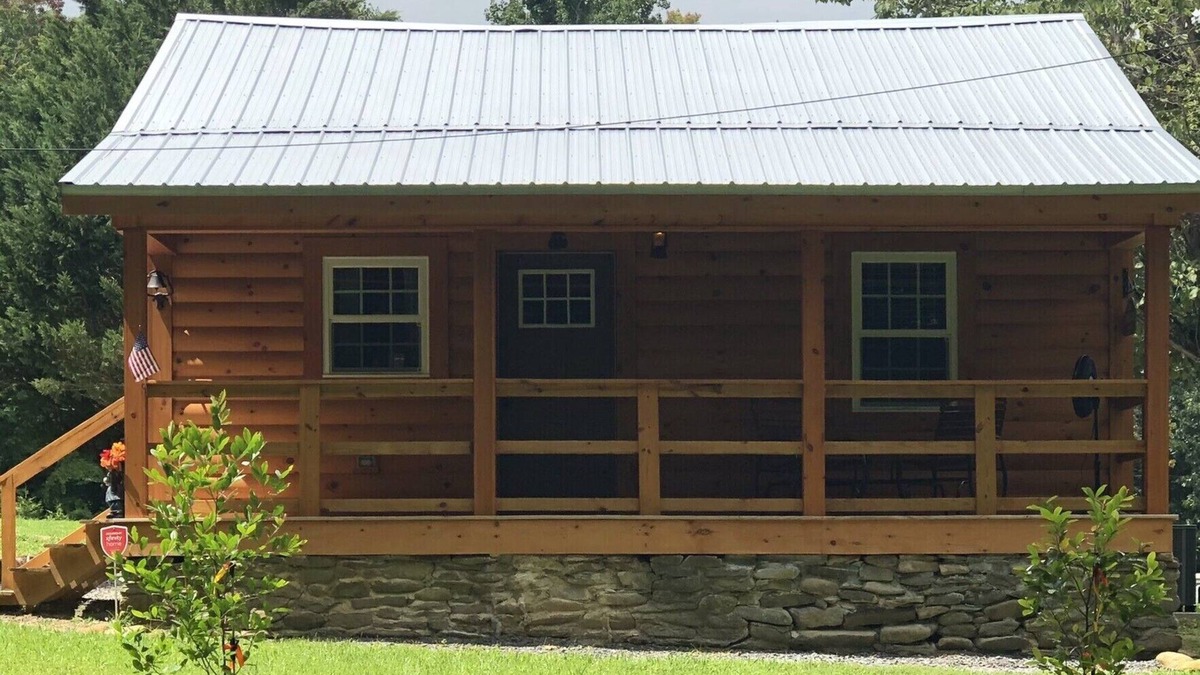Cosby Cabin | HOMESTEAD is a completely remodeled cabin just minutes from Gatlinburg.