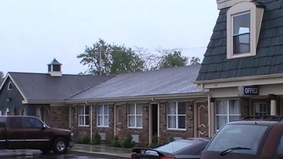 Galion Hotel | Hometown Inn Galion