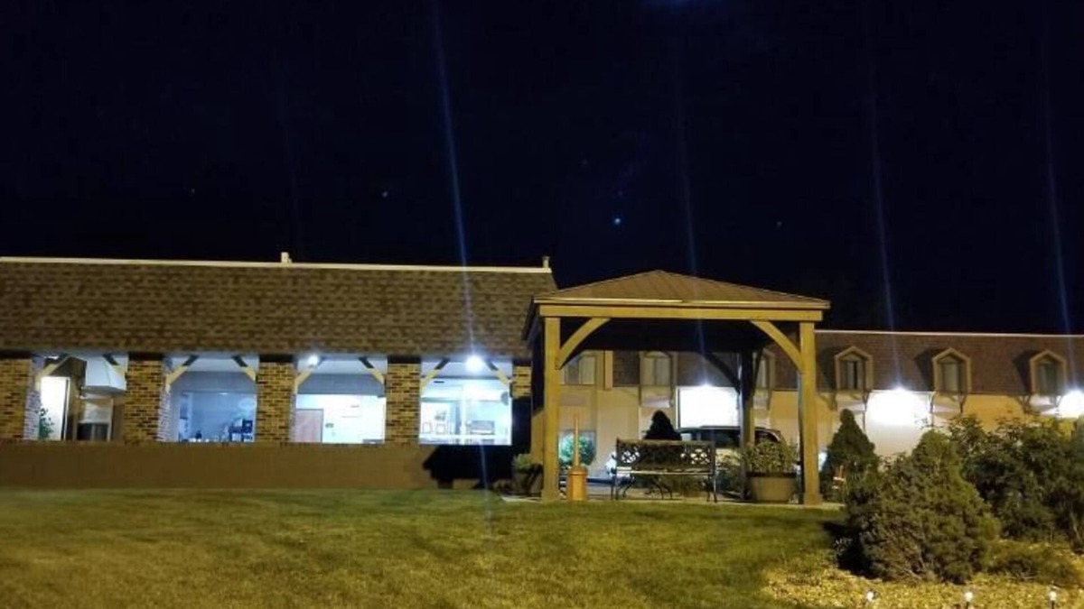 Washington Hotel | Hometown Inn & Suites