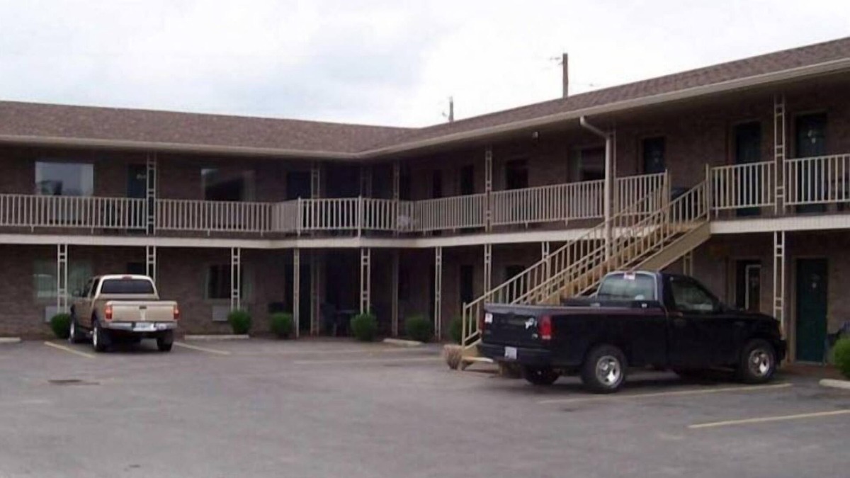 Morganfield Hotel | Hometown Inn