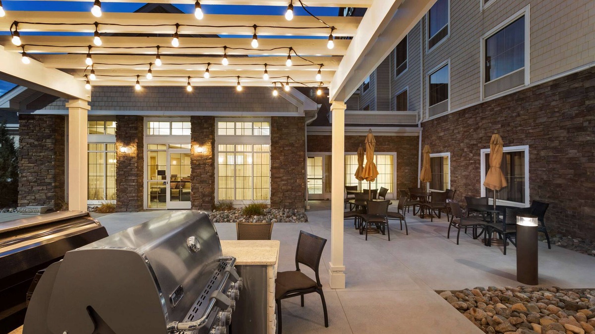 Fargo Hotel | Homewood Suites by Hilton Fargo