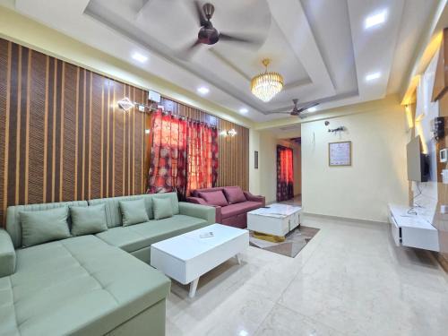 Vaishali Apartment | Homlee-4BHK Large Apt Near Vaishali Metro