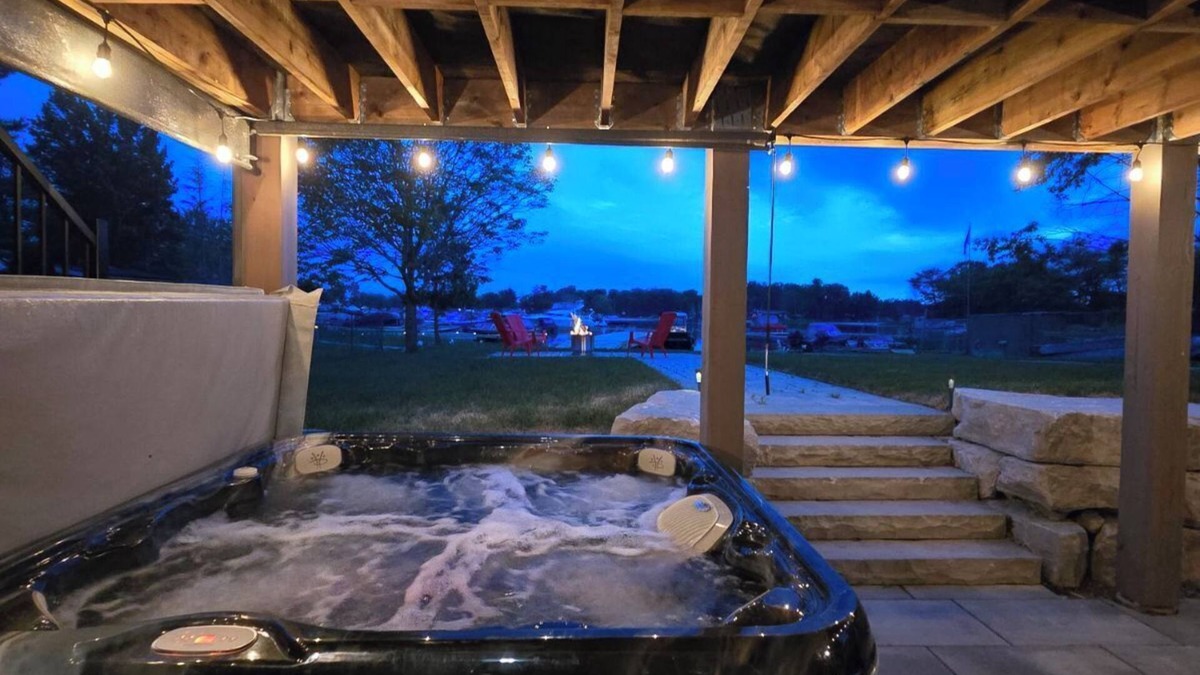 Honey Harbour Cottage | Honey Harbour Hideaway
