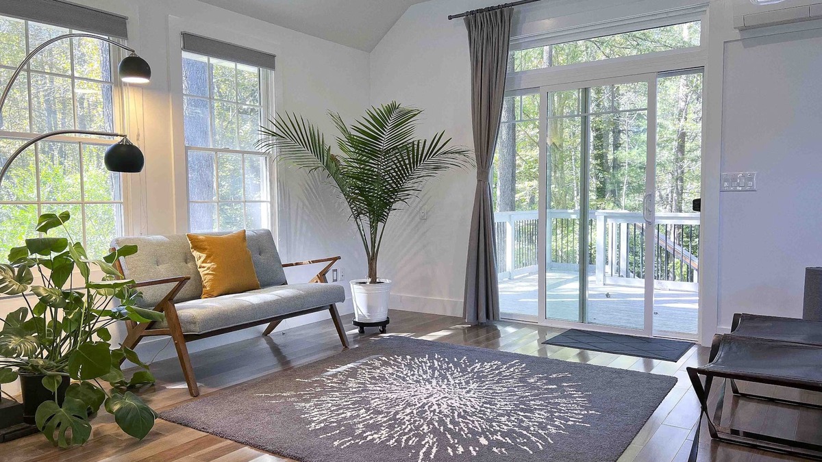 Charlottesville House | Honey House—beautiful modern loft near with UVA, Monticello and downtown