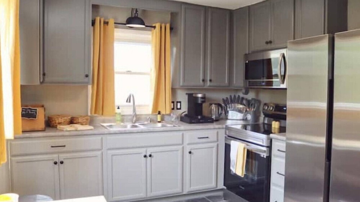 Kingsport Apartment | Honey Suite by Suite Retreats