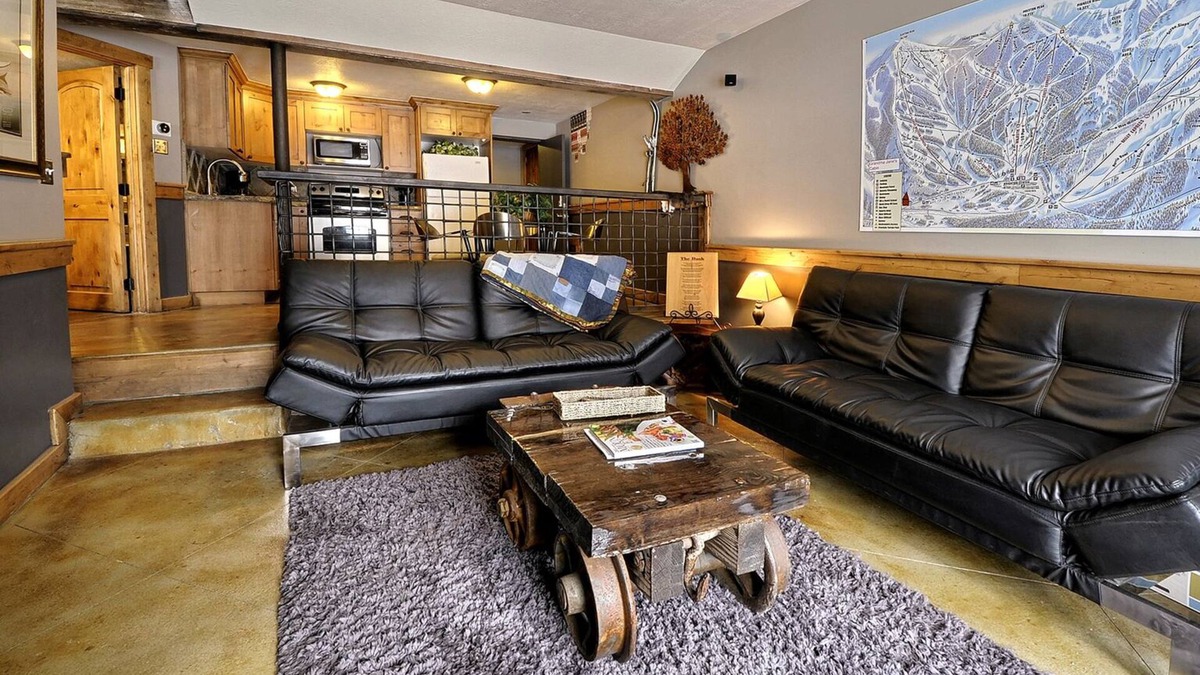 Salt Lake Mountain Resorts Cabin | Honeymoon Ski right into PARADISE! Mountain Bike base camp perfection!